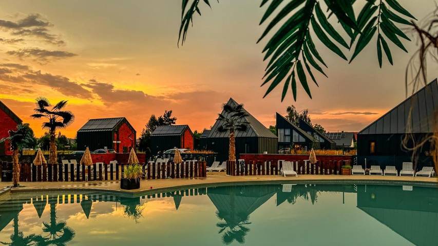 Parc de vacances pour 7 personnes, avec piscine et jardin, animaux acceptés dans Radawa - 3