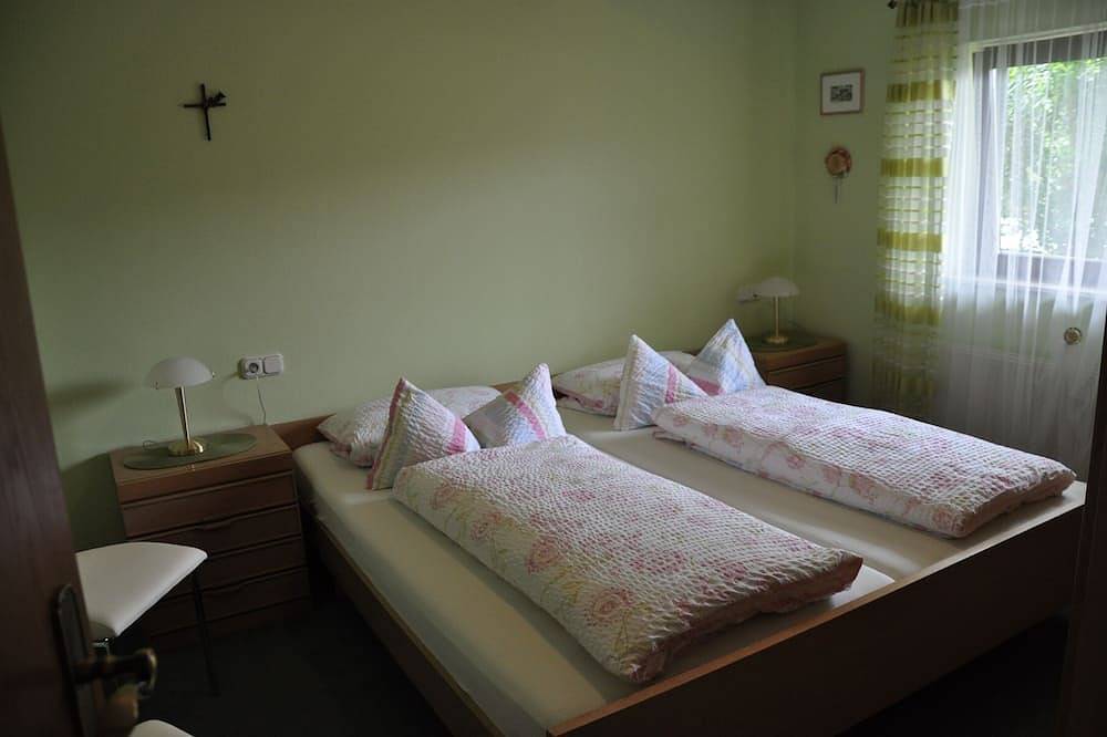 Ganze Wohnung, Komfortable Fewo in den Weinbergen mit herrlichem Rhein- und Burgenblick in Lorchhausen, Lorch