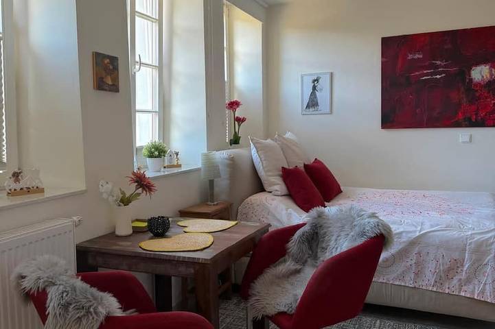 Appartement entier, La Petite vacation apartment directly on the Moselle in Trèves (Ville), Trèves
