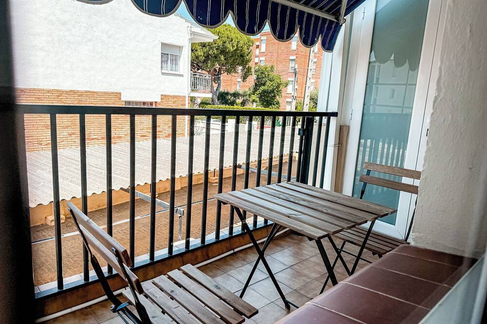 Apartamento entero, Comarruga center beach apartment, Wi-Fi and parking, in Coma-ruga, Vendrell