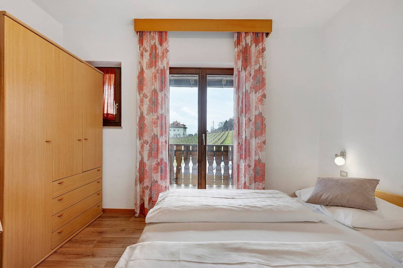 Camera 'Harmony' con vista montagna, giardino in comune e Wi-Fi in Monte (Appiano), Appiano