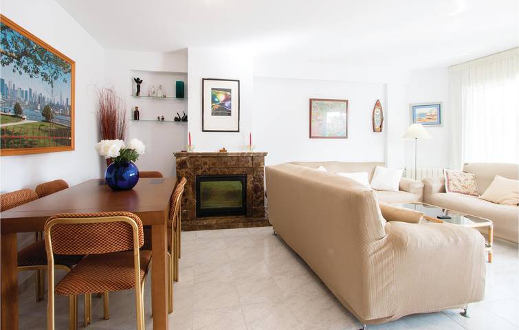 Ferienhaus für 9 Personen, mit Terrasse und Garten sowie Pool in Santa Susanna - 4