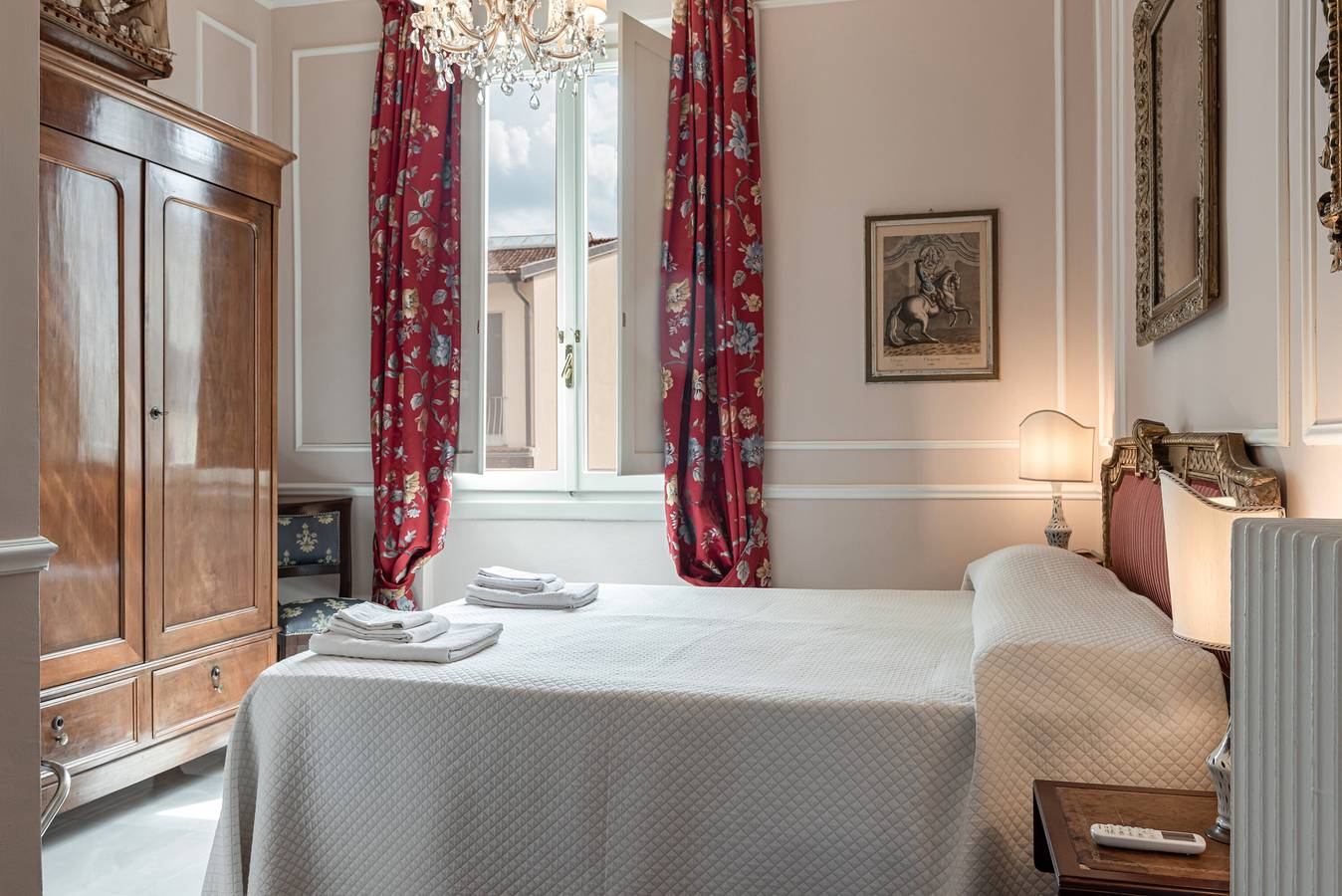 Entire apartment, Apartment 'Alessandro' with Wi-Fi and Air Conditioning in Gavinana Galluzzo, Florence