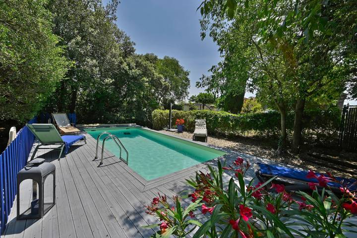 Appartement de vacances pour 6 personnes, avec Terrasse ainsi que Jardin et Piscine