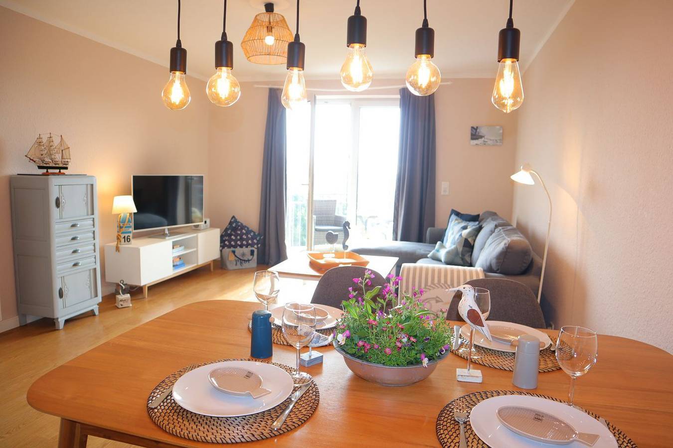 Ganze Wohnung, Ferienwohnung "Ankerplatz" – Nordseeurlaub mit Balkon & Strandkorb inklusive in Cappel-Neufeld, Nordholz