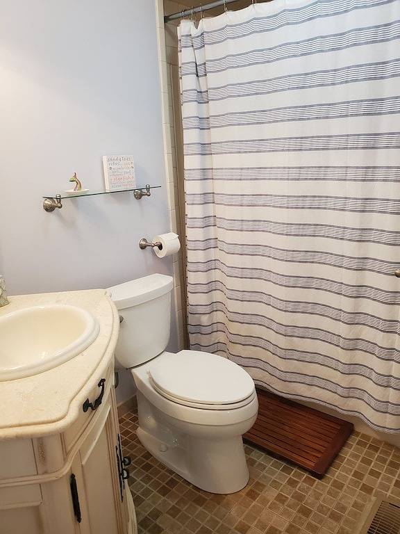 Ganze Wohnung, 2 Schlafzimmer 1 Bad Modern Oceanfront Condo mit Blick auf den Strand in Toms River, Ocean County