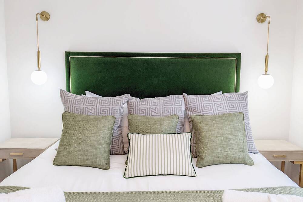 Steddles - Chichester  -  a town house that sleeps 8 guests  in 4 bedrooms in Chichester, West Sussex