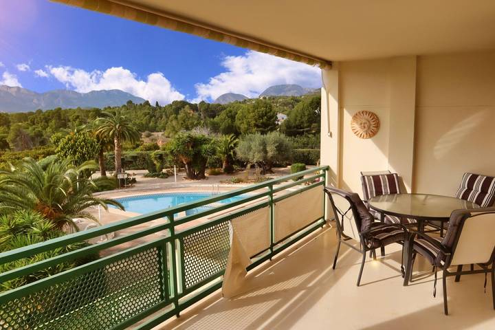 Apartment for 4 people, with pool and children pool as well as balcony and garden, child-friendly in Altea