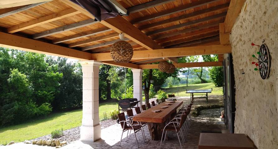 Gîte pour 12 personnes, avec jardin ainsi que terrasse et piscine dans Périgord Vert - 2