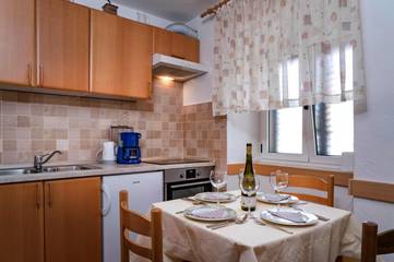 Maison d’hôte pour 3 personnes, avec jardin et vue, animaux acceptés dans Hvar