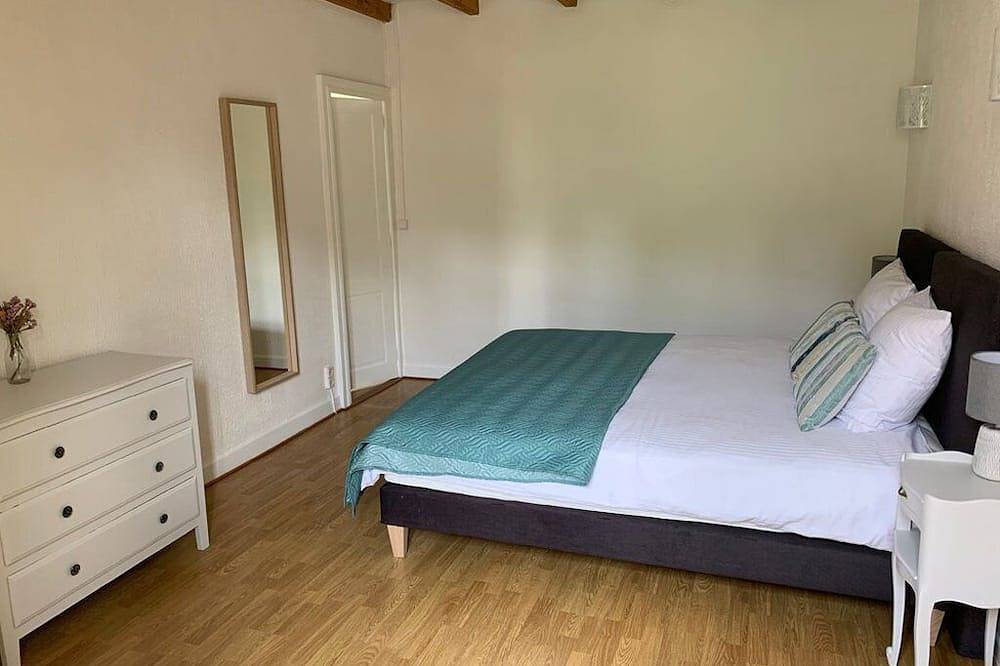 Au Coin des Arbres - Noyer in Biron, Périgord Pourpre