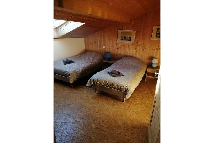 Cosy Traditional Gîte de Caractère in Foncine-le-Bas, Parc naturel régional du Haut-Jura