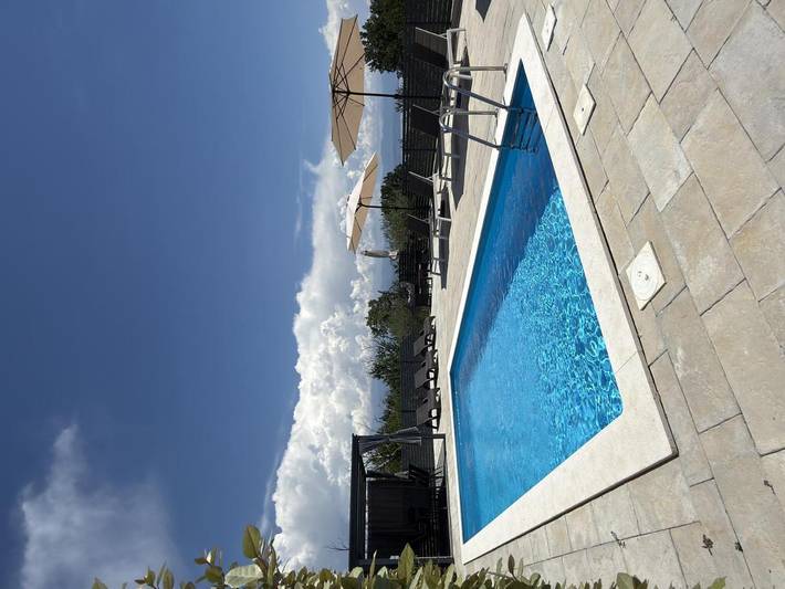 Ferienwohnung für 2 Personen, mit Balkon und Terrasse sowie Garten und Pool