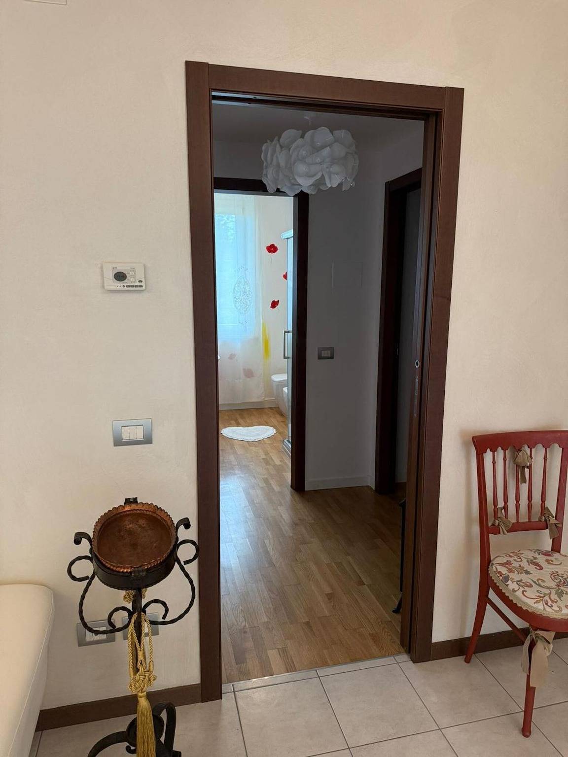 Appartamento intero, Appartamento "Betty's House" con piscina, Wi-Fi e aria condizionata in Peschiera del Garda, Prealpi Gardesane
