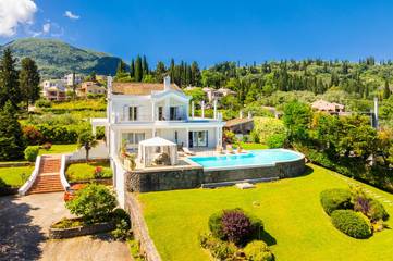 Villa for 10 Guests in Corfu, Greece, Picture 2