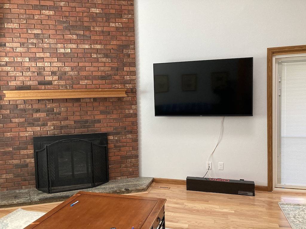 Large Home near Lake- pool table game room in Longmont, Boulder County