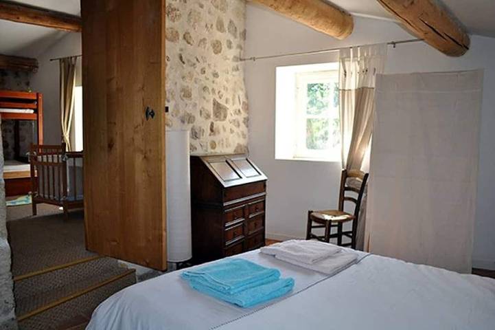 Location de vacances pour 10 personnes, avec jardin à Saint-Julien-du-Serre - 4