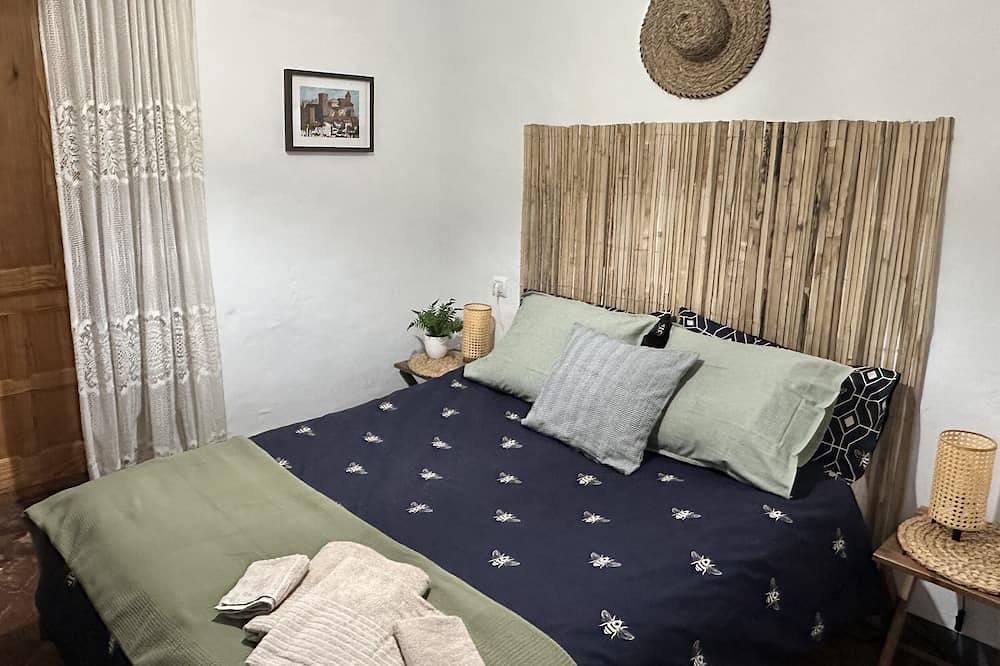 New listing!!! Spacious 5-bedroom home in Iznájar with spectacular views in Iznájar, Sierras Subbéticas