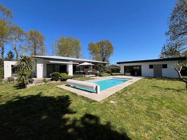 Chalet para 8 personas, con jardín y piscina - 1