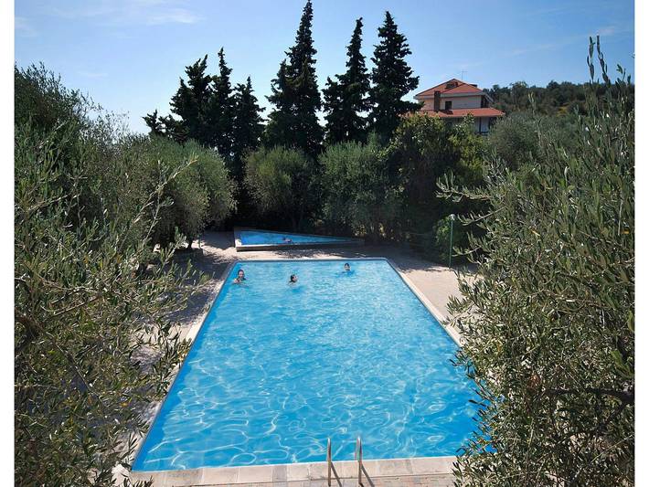 Ferienwohnung für 4 Personen, mit Pool und Balkon/Terrasse