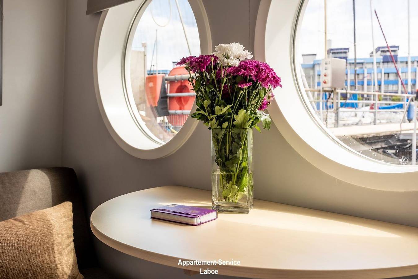 Hausboot Canoga im Laboer Yachthafen in Kieler Förde, Laboe