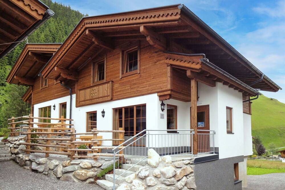 Mooi appartement in vakantiehuis voor 9 personen met Wifi, Tv, terras en parking in Juns, Hintertux
