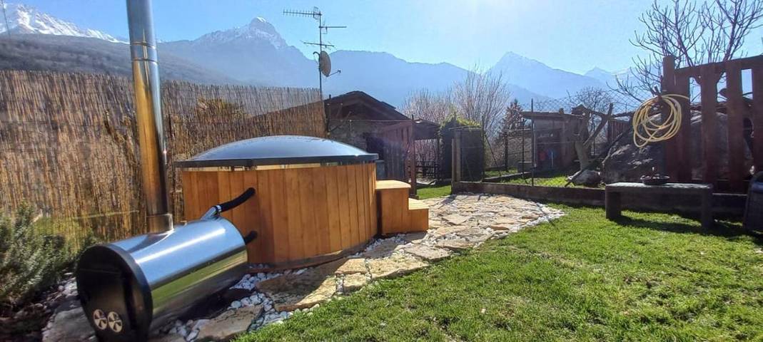 Location de vacances pour 4 personnes, avec jacuzzi et jardin à Capo di Ponte - 4