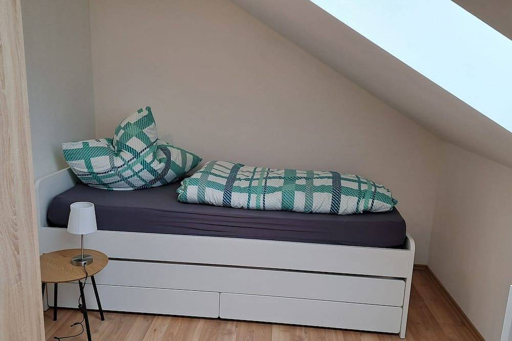 Entire apartment, Gemütliche Neue Ferienwohnung in Bierdorf am Ammersee in Dießen am Ammersee, Ammersee