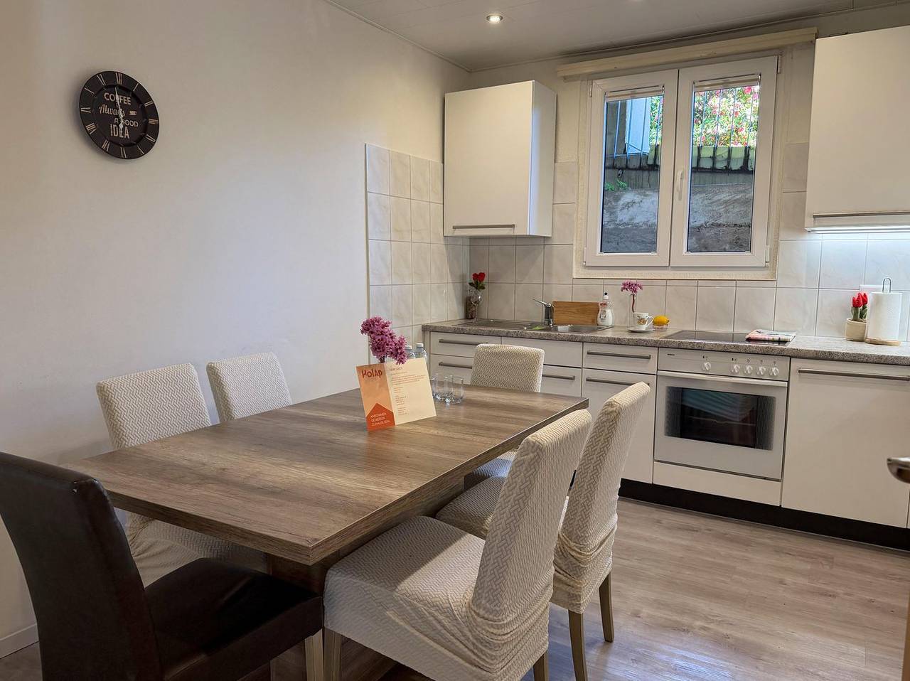 Apartamento entero, Molino Vecchio holiday apartment with stunning mountain views in Ronco sopra Ascona, Alpes Ticineses y del Verbano