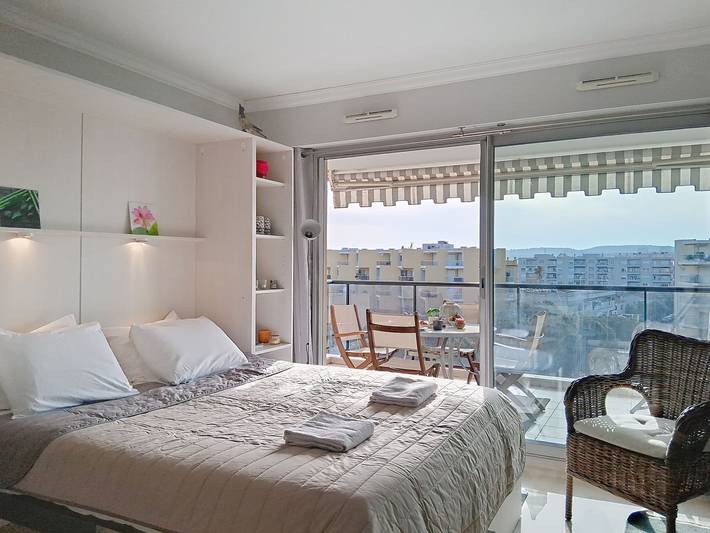 Gîte pour 2 personnes, avec terrasse dans Port du Cros de cagnes - 4
