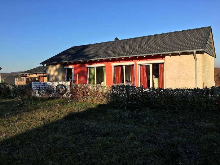 Wohnen im Strohhaus in Gillenfeld, Vulkaneifel