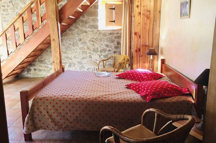 Chambre d’hôte pour 5 personnes, avec jardin dans les Alpes francaises - 3
