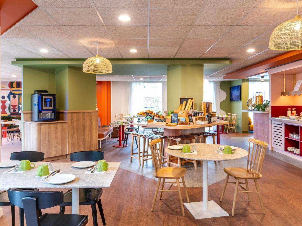 Ibis Styles Prévessin Genève Aéroport in Prévessin-Moëns, Gex