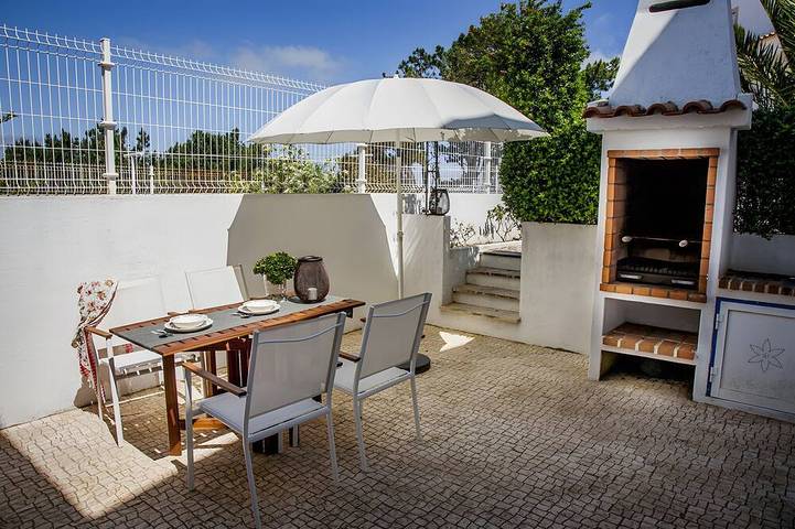 Villa para 6 pessoas, com varanda e piscina e ainda jardim em Ericeira