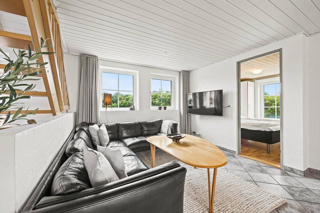Reetdachhaus mit Pool und Sauna in Blåvand in Blavand, Varde
