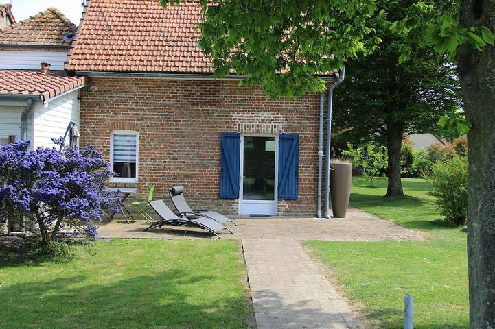 Gîte pour 2 personnes, avec terrasse et jardin