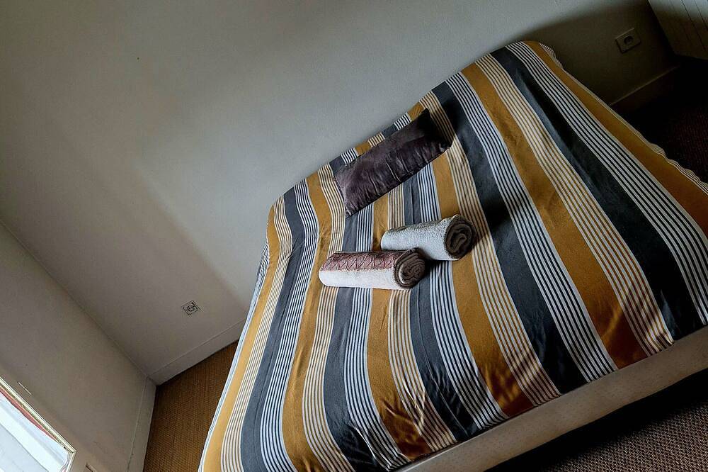 Entire apartment, Spacious apartment with balcony in Nantes, Nantes region