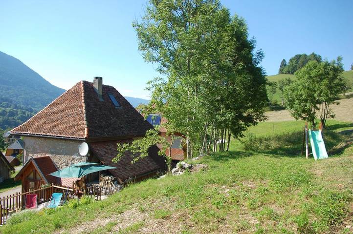 Gîte pour 6 personnes, avec jardin à Saint-Pierre-d'Entremont - 4