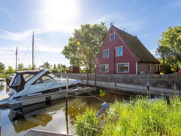 Ferienwohnung für 5 Personen, mit Terrasse und Garten sowie Seeblick in Freest