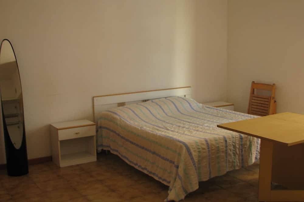 Apartamento entero, A 200 m de la gran estudio playa (uno-roomed) con 4 camas in Diamante (desambiguación), Costa Tirrénica Calabria