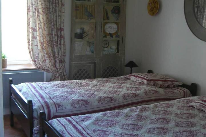 Location de vacances pour 6 personnes, avec terrasse ainsi que piscine et jardin à Cléry-Saint-André - 4