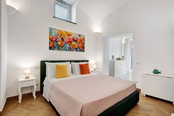 Apartamento inteiro, Casa de férias 'Suite Deluxe Punta Campanella' com varanda, Wi-Fi e ar condicionado in Massa Lubrense, Nápoles (província)