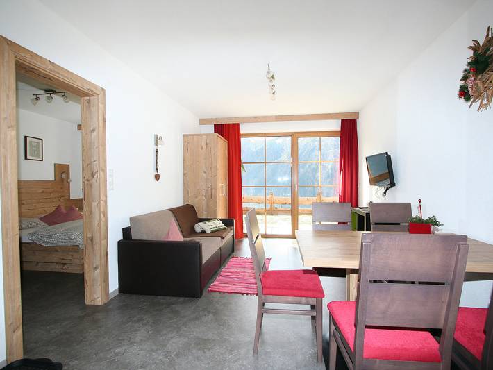 Ferienwohnung für 4 Personen, mit Terrasse und Ausblick sowie Garten in Längenfeld - 2