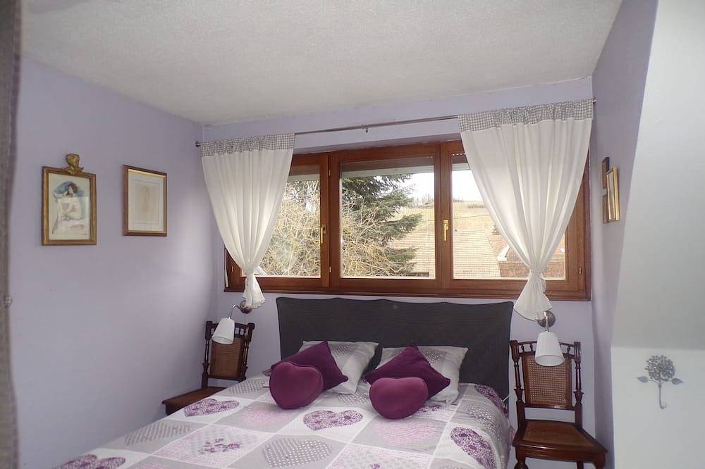 Entire apartment, Lecaillon gite / condominium in Mittelbergheim, Sélestat-Erstein region