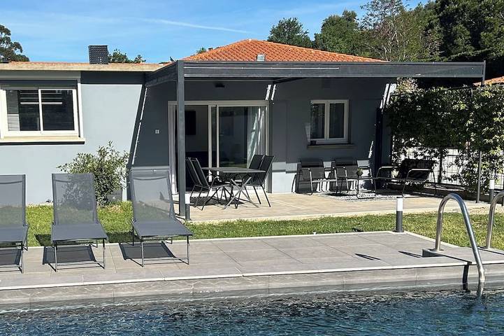 Location de vacances pour 4 personnes, avec jardin à Corneilla-la-Rivière