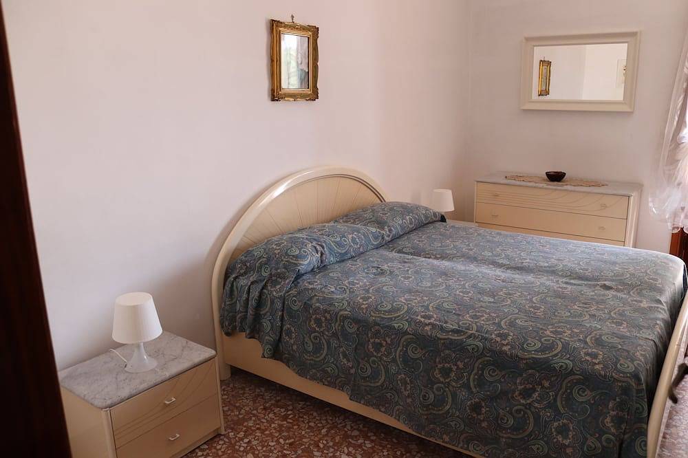 Appartement entier, Villa à 50 pas de la mer in Lido Gandoli, Leporano