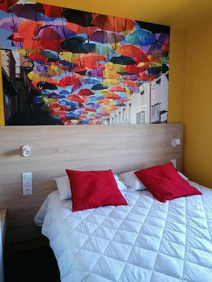 Kyriad Direct Martigues in Martigues, Côte méditerranéenne (France)