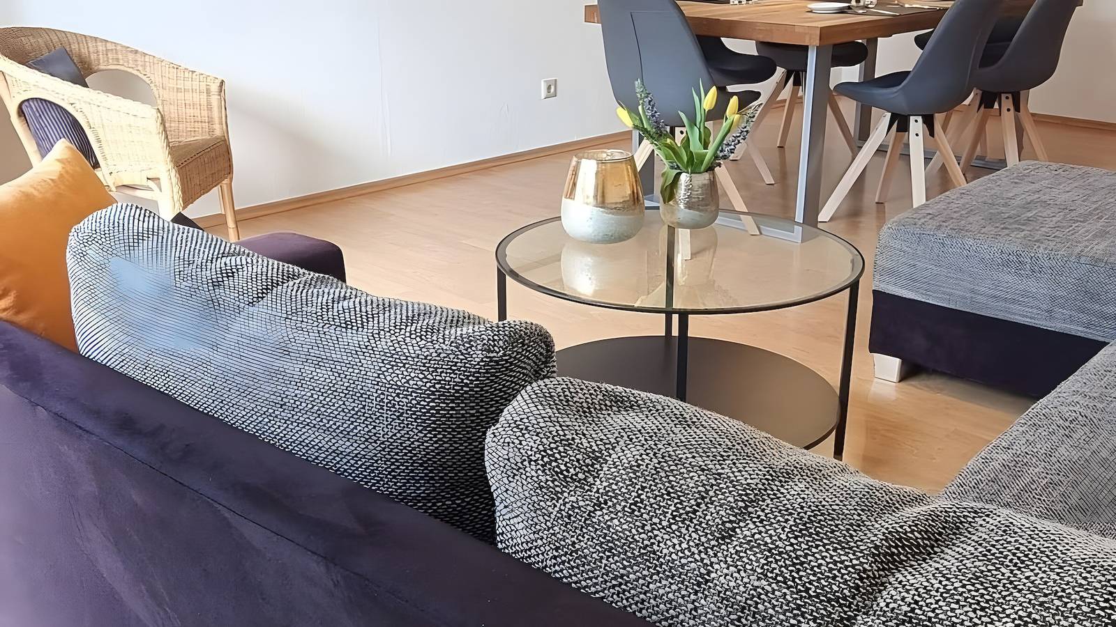 Ganze Wohnung, Apartment „Für 6 Personen, 85 m²“ mit privater Terrasse und Wlan in Bezirk Halberg, Saarbrücken