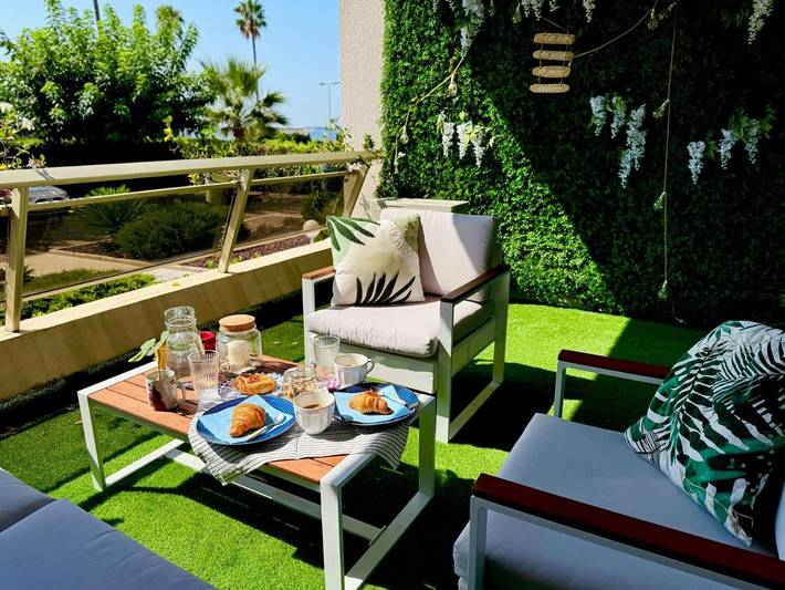 Gîte pour 4 personnes, avec Balcon ainsi que Terrasse et Vue dans Office De Tourisme De Golf Juan