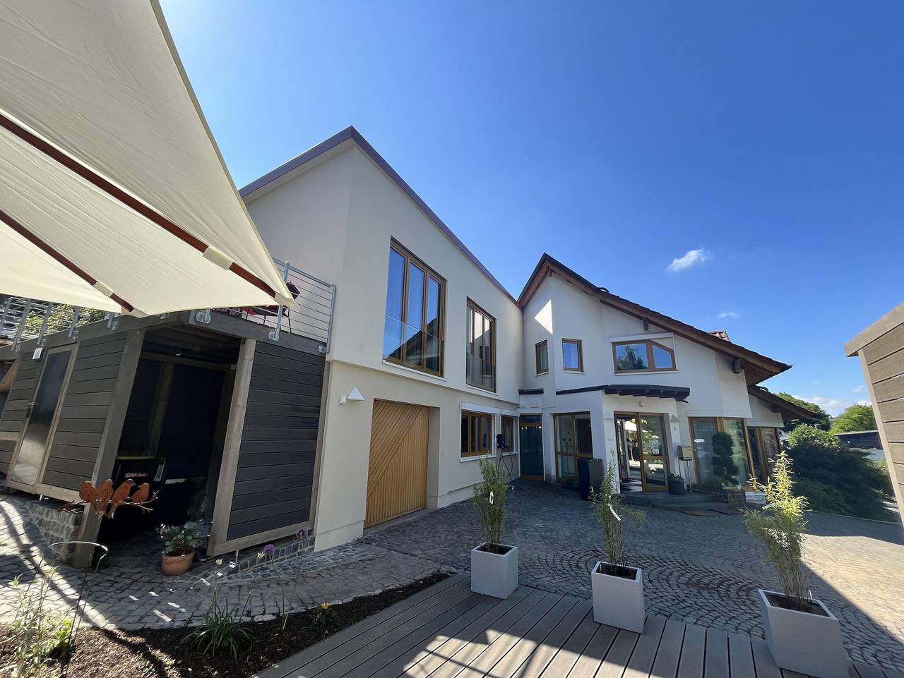 Ganze Ferienwohnung, Ausblick am Mammutbaum - Appartement/Fewo, Dusche oder Bad, 2 Schlafräume in Kirn, Landkreis Bad Kreuznach